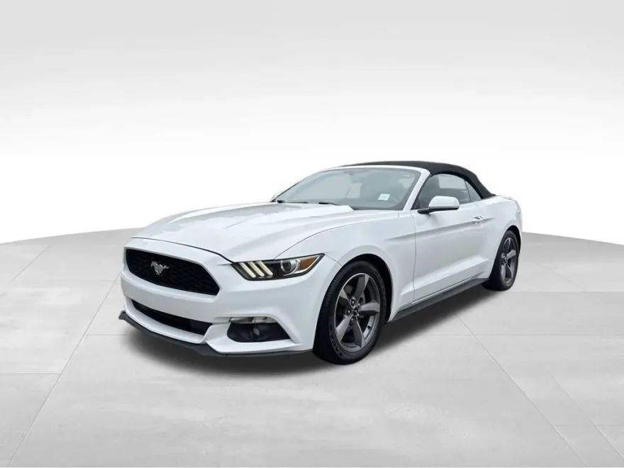 2015 Ford Mustang V6 Convertible photo 1