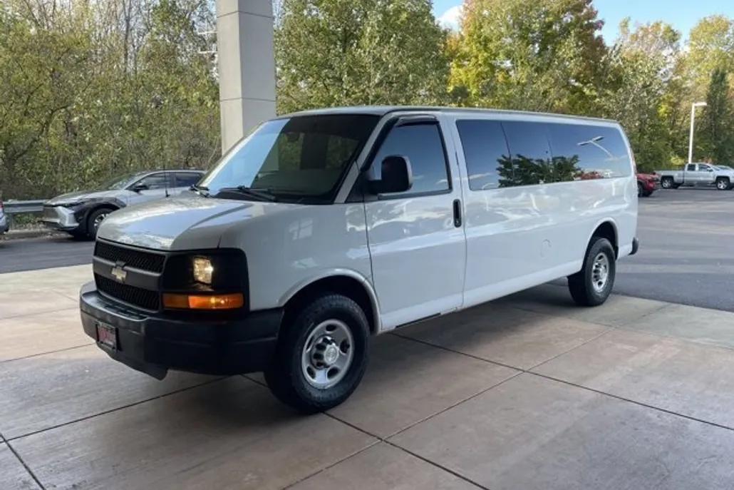 2014 Chevrolet Express Cargo Van 2500 photo 1