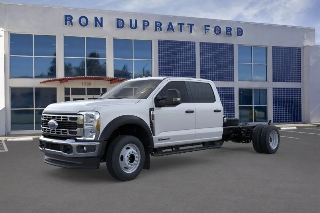 2026 Ford F-550 photo 1