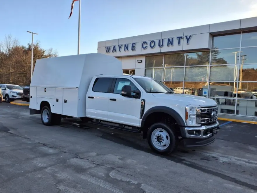 2024 Ford F-550 photo 1