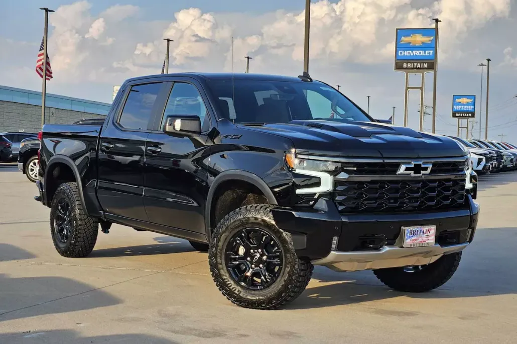 2026 Chevrolet Silverado 1500 ZR2 photo 1