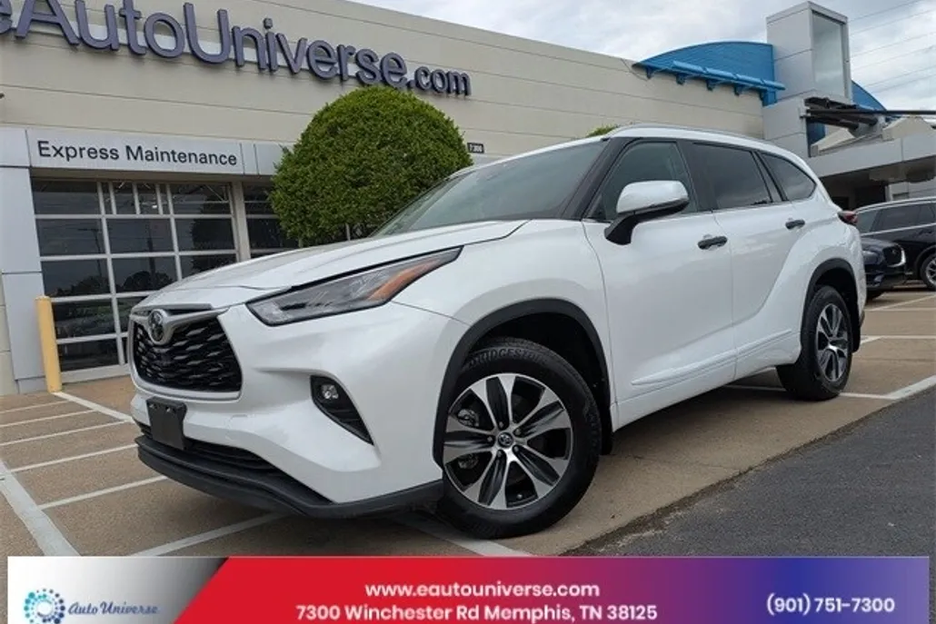 2023 Toyota Highlander XLE photo 1