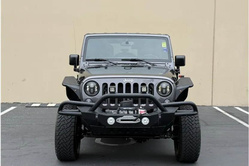 2016 Jeep Wrangler Unlimited Rubicon Sport photo 1