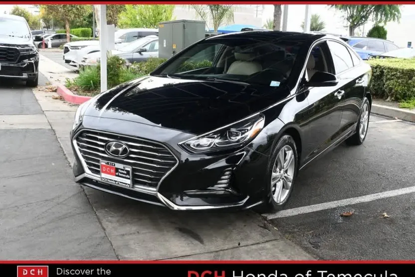 2018 Hyundai Sonata Limited photo 1