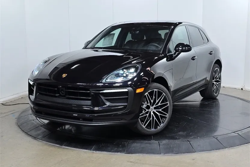 2026 Porsche Macan T photo 1