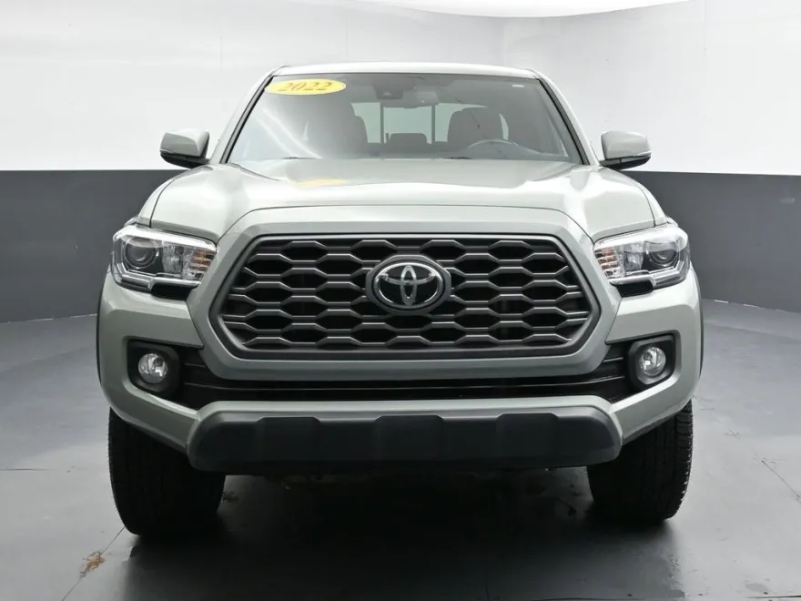 2022 Toyota Tacoma TRD Off-Road V6 photo 2