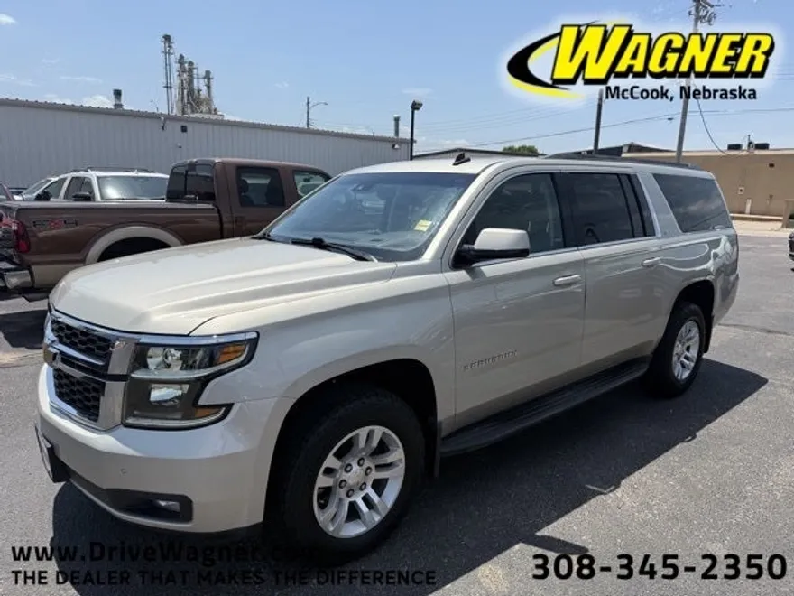 2015 Chevrolet Suburban LT photo 1