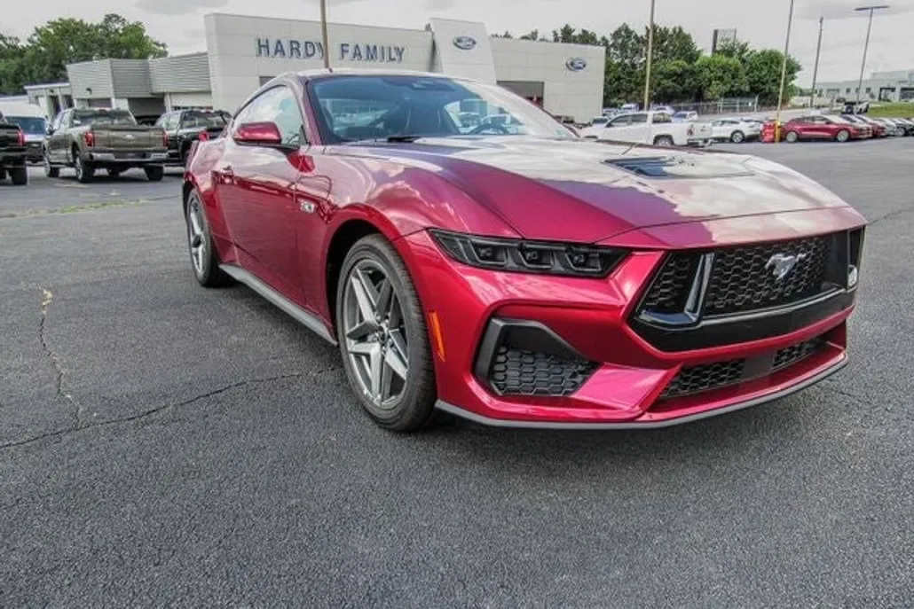 2025 Ford Mustang GT photo 1