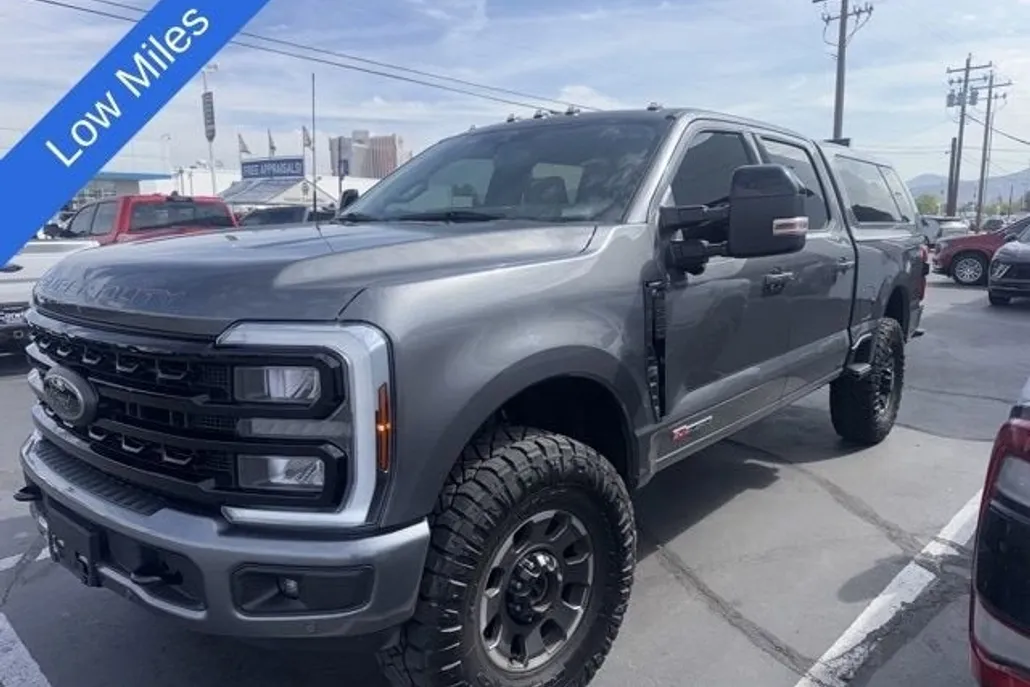 2024 Ford F-250 Lariat photo 1