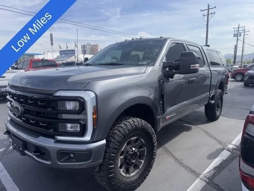 2024 Ford F-250 Lariat photo 1