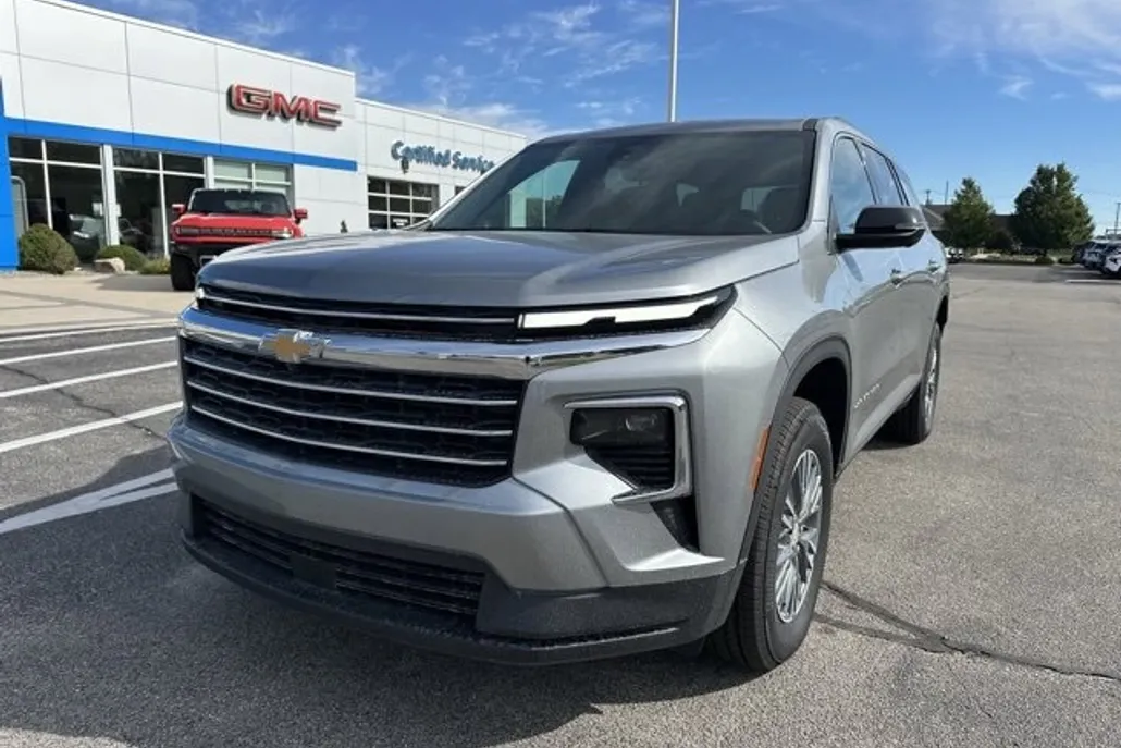 2026 Chevrolet Traverse photo 1