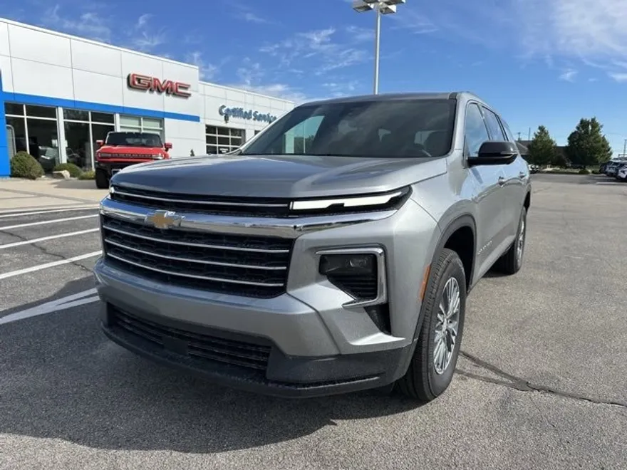 2026 Chevrolet Traverse photo 1