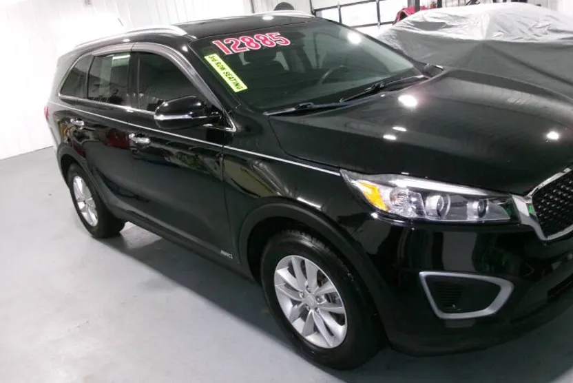 2017 Kia Sorento LX V6 photo 1