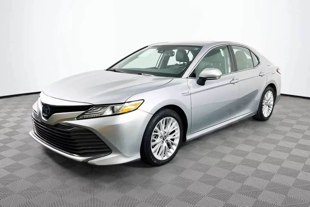 2020 Toyota Camry Hybrid XLE photo 1