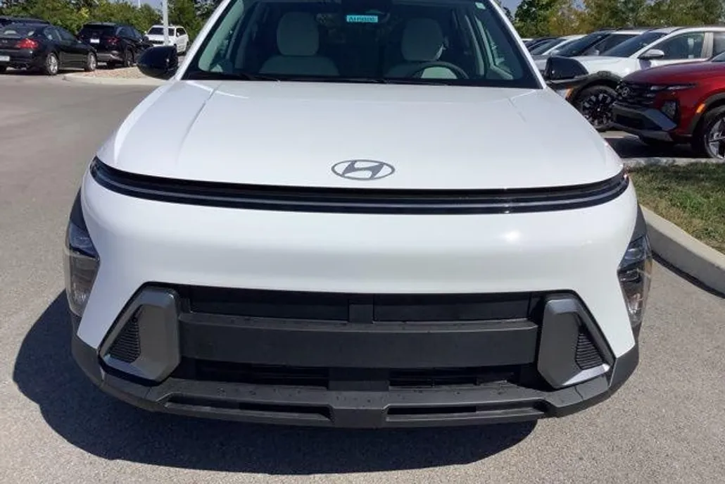 2026 Hyundai Kona SEL photo 1