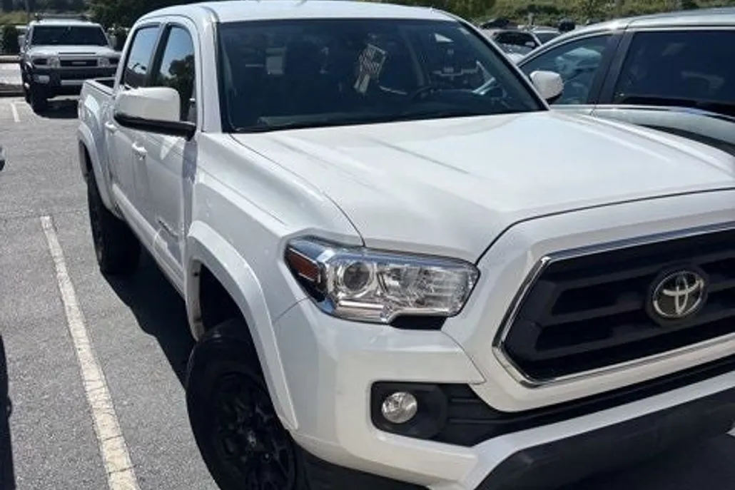 2022 Toyota Tacoma SR5 V6 photo 1