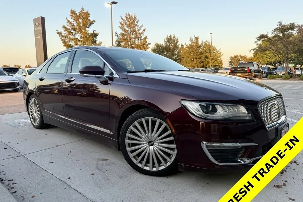 2017 Lincoln MKZ Reserve photo 1