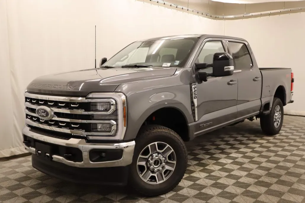 2025 Ford F-250 Lariat photo 1
