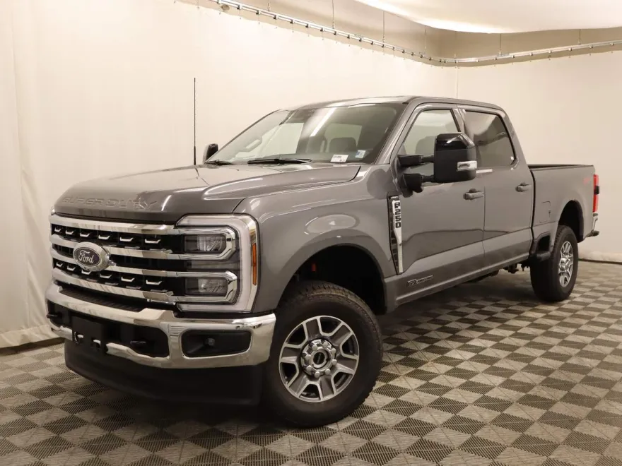 2025 Ford F-250 Lariat photo 1