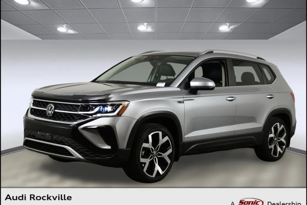 2023 Volkswagen Taos SEL photo 1
