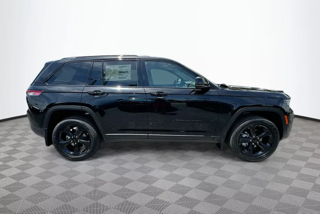 2025 Jeep Grand Cherokee Limited photo 1