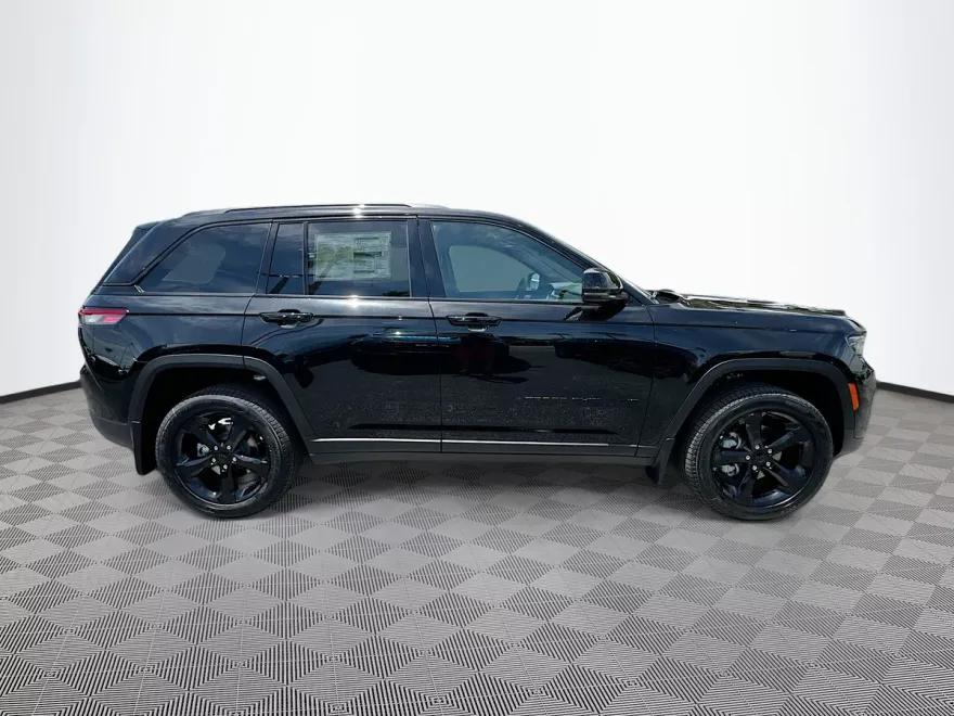 2025 Jeep Grand Cherokee Limited photo 1