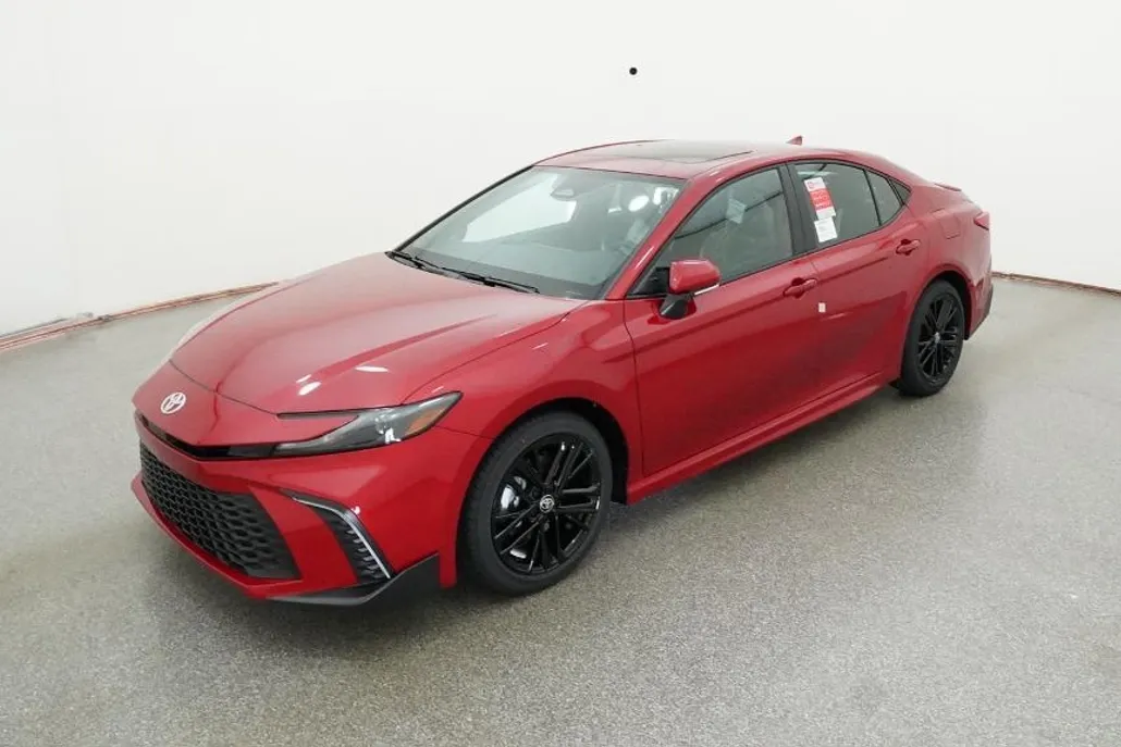 2026 Toyota Camry SE photo 1