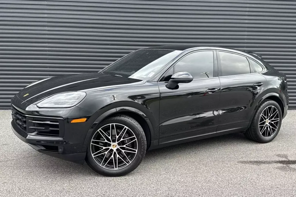 2024 Porsche Cayenne Coupe photo 1