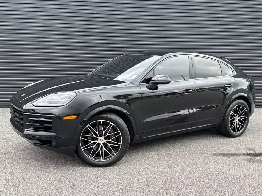 2024 Porsche Cayenne Coupe photo 1