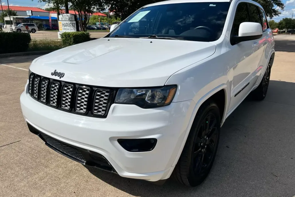 2019 Jeep Grand Cherokee Laredo photo 1