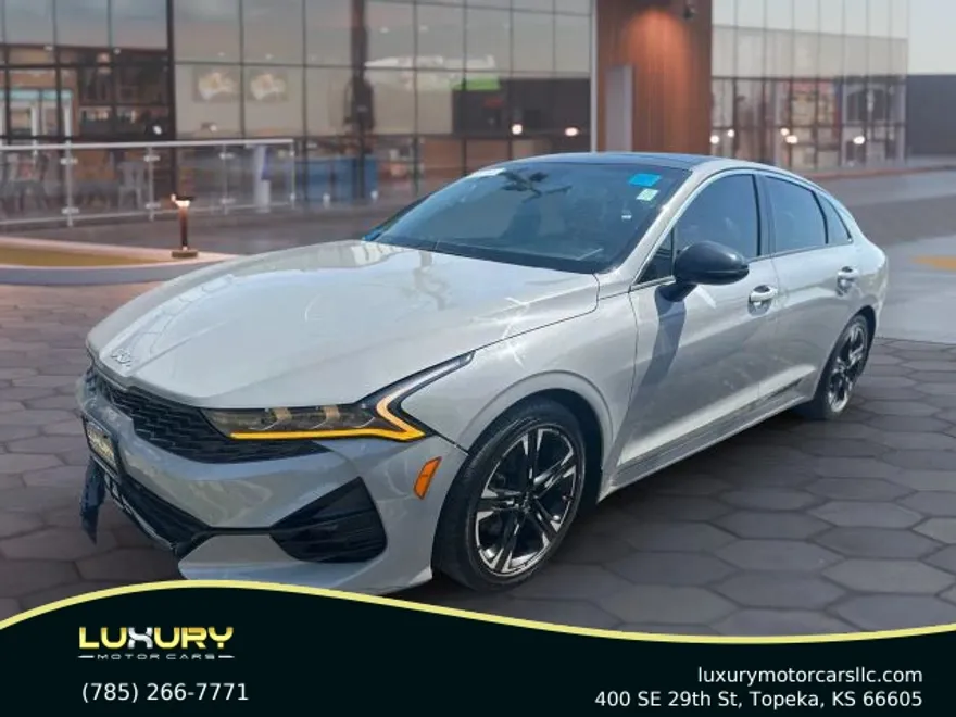 2022 Kia K5 GT-Line photo 1