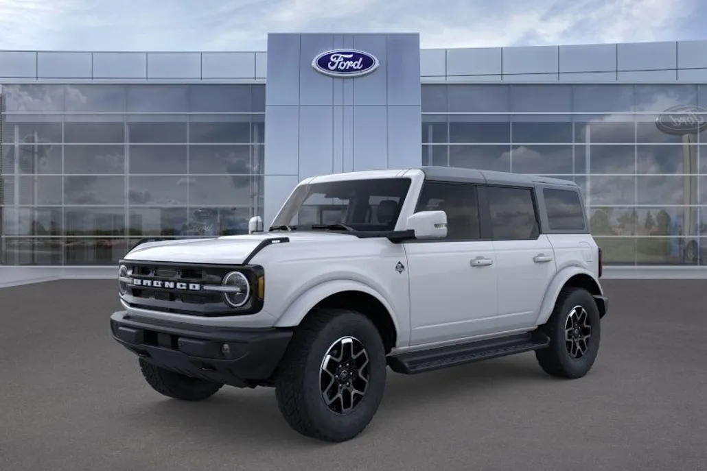 2025 Ford Bronco Outer Banks photo 1