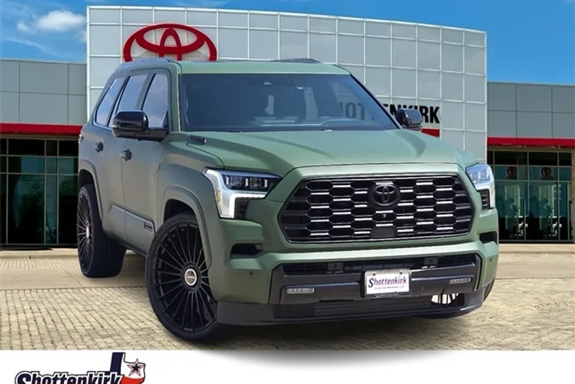 2024 Toyota Sequoia Platinum photo 1