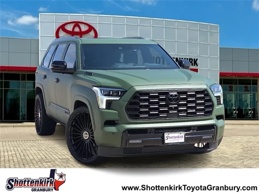 2024 Toyota Sequoia Platinum photo 1