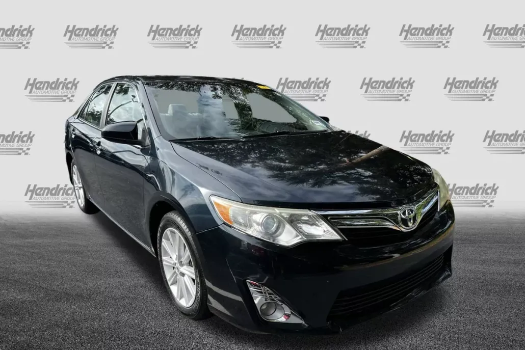 2014 Toyota Camry XLE photo 1