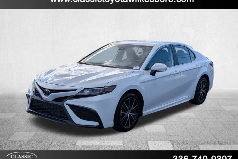 2023 Toyota Camry SE photo 1