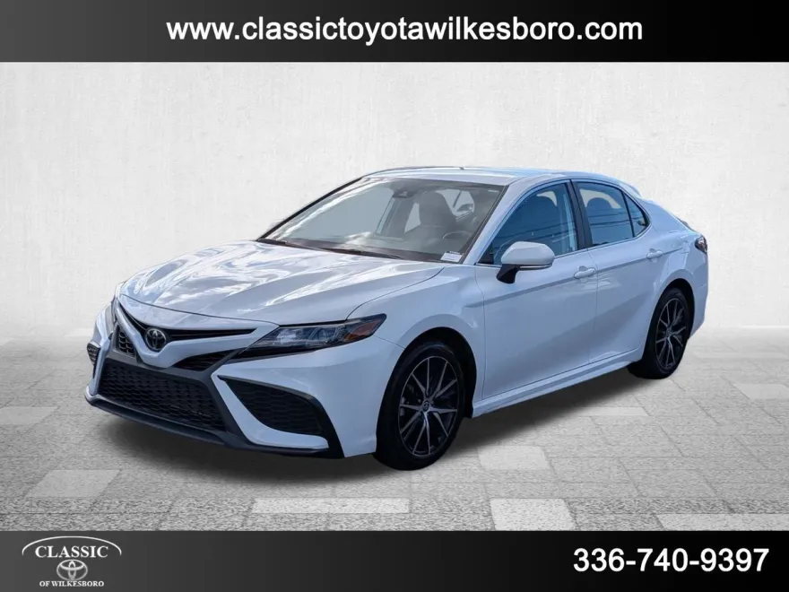 2023 Toyota Camry SE photo 1