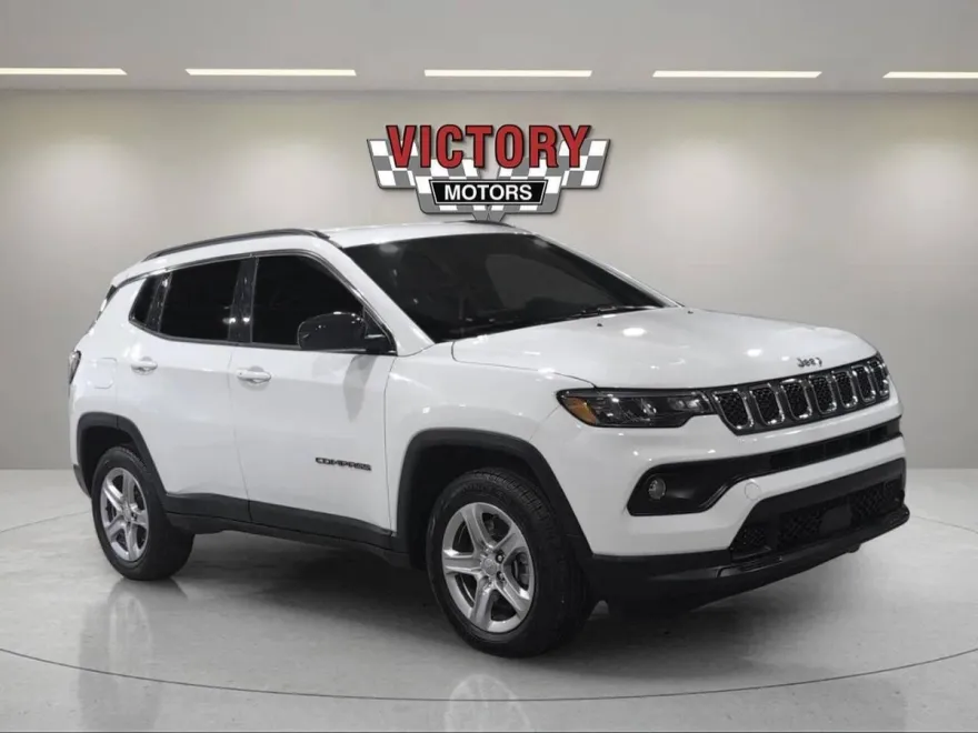 2024 Jeep Compass Latitude photo 1