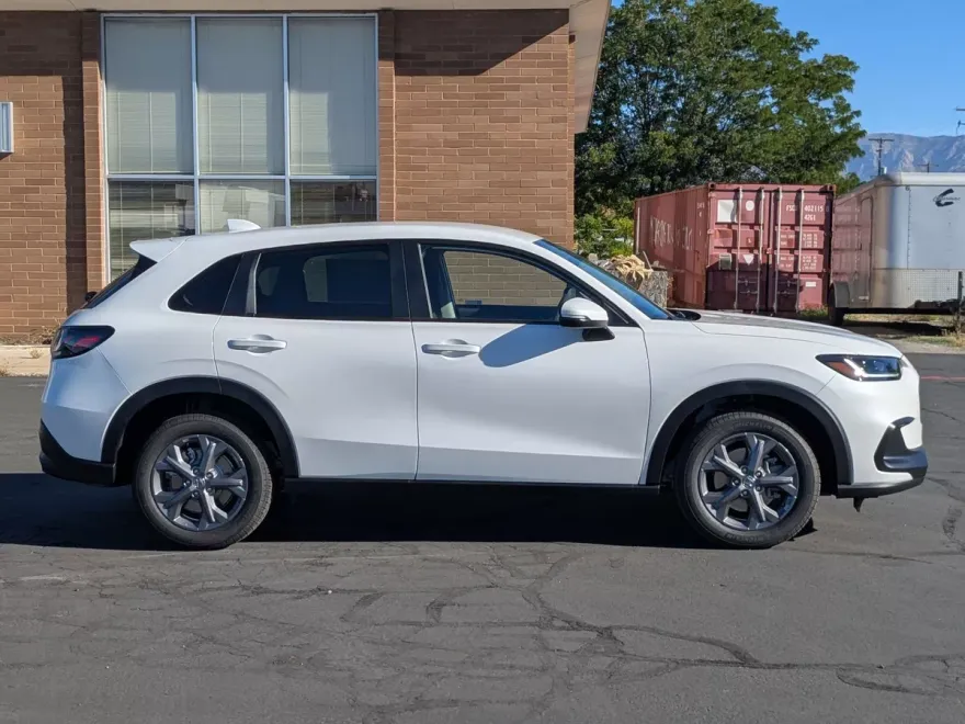 2026 Honda HR-V LX photo 1