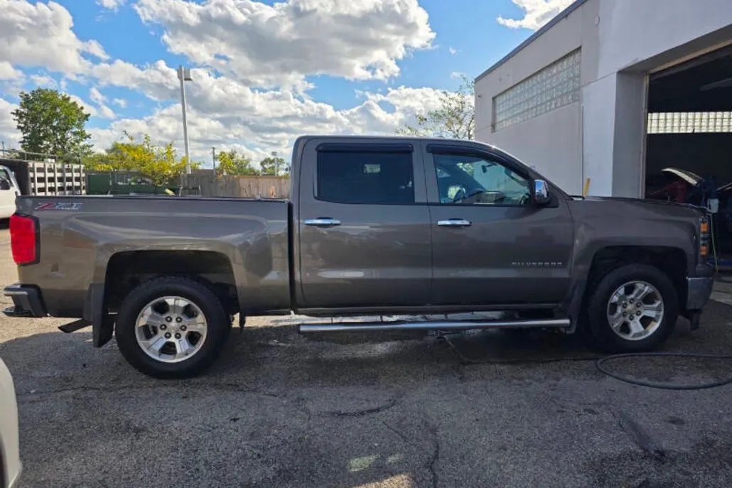 2014 Chevrolet Silverado 1500 LT photo 1