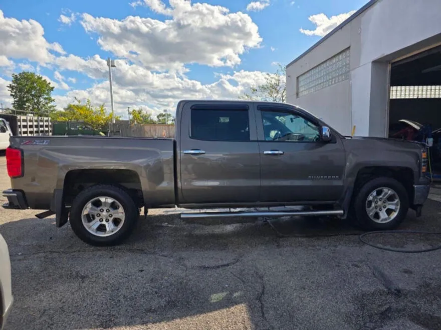 2014 Chevrolet Silverado 1500 LT photo 1