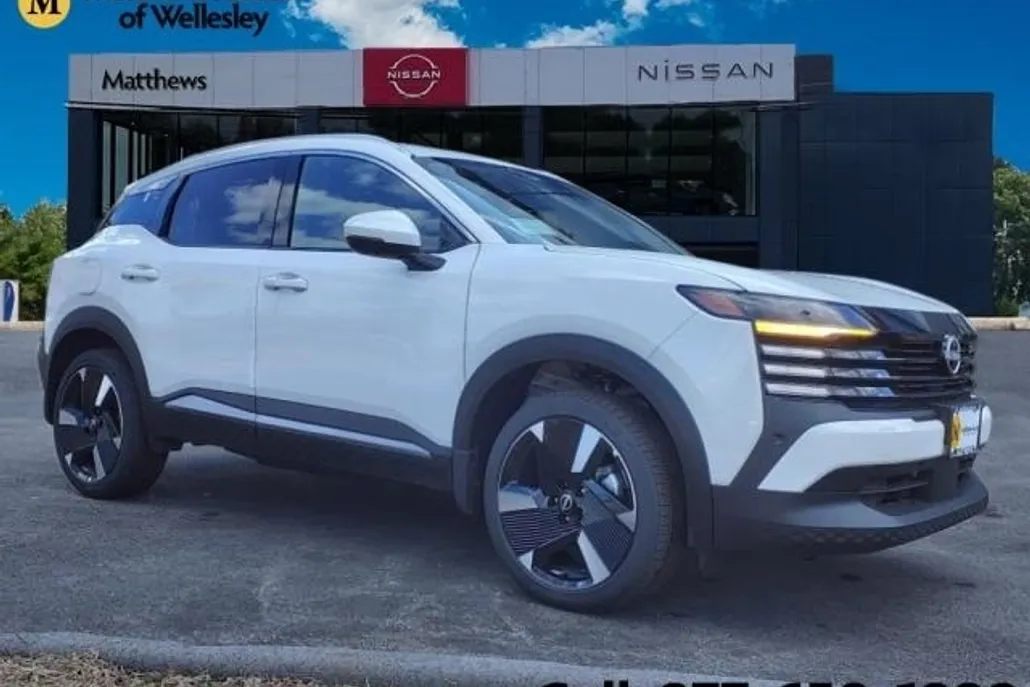2025 Nissan Kicks SR photo 1