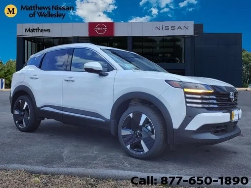 2025 Nissan Kicks SR photo 1