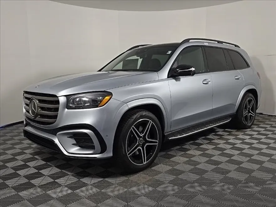 2025 Mercedes Benz GLS 450 4MATIC photo 1