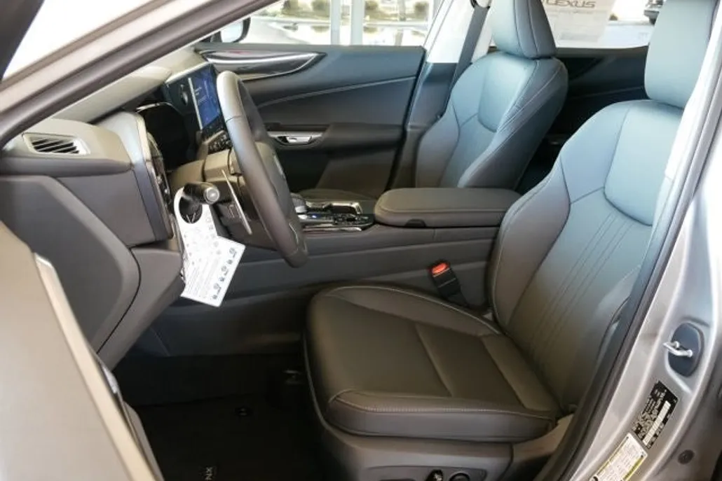 2026 Lexus NX 350 photo 1