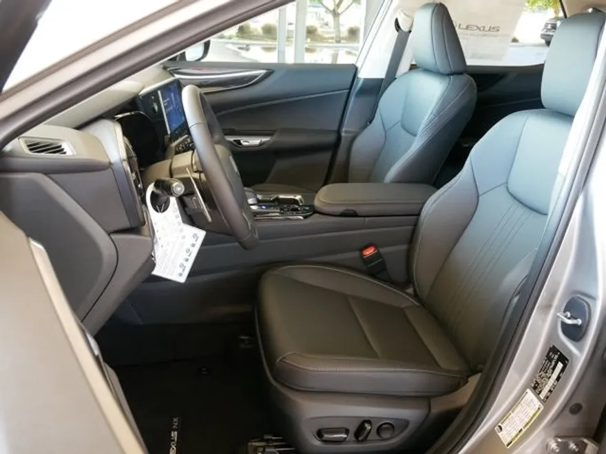 2026 Lexus NX 350 photo 1
