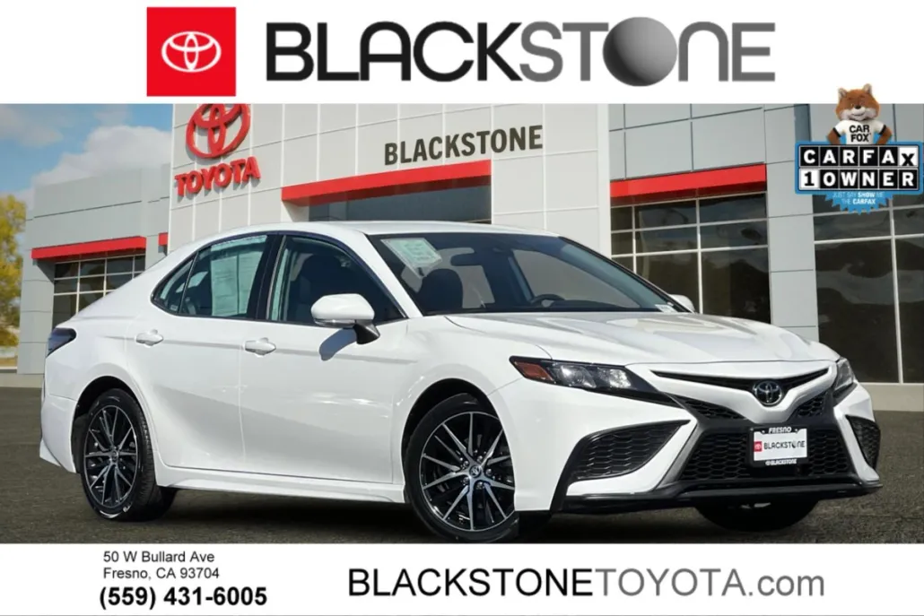 2024 Toyota Camry SE photo 1