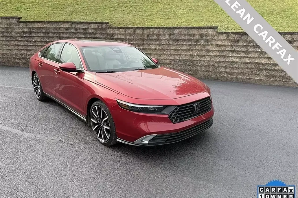 2023 Honda Accord Hybrid Touring photo 1