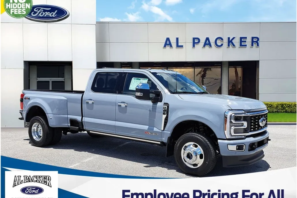 2025 Ford F-350 Platinum photo 1