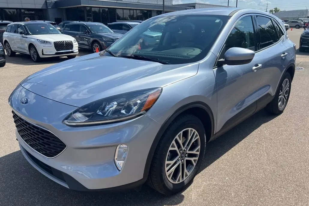 2022 Ford Escape SEL photo 1